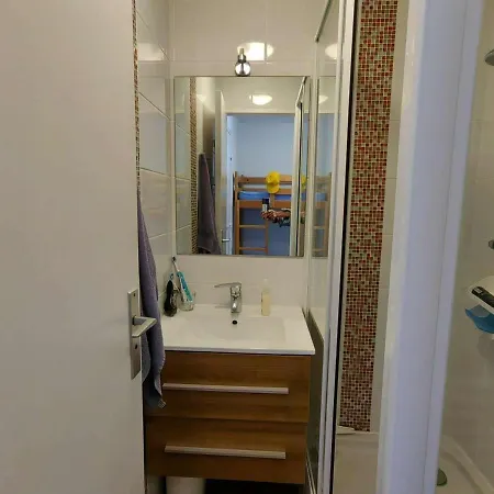 Alcove Avec Piscine Et Parking, A 300m De La Plage, Pour 4 Personnes - Fr-1-607-139